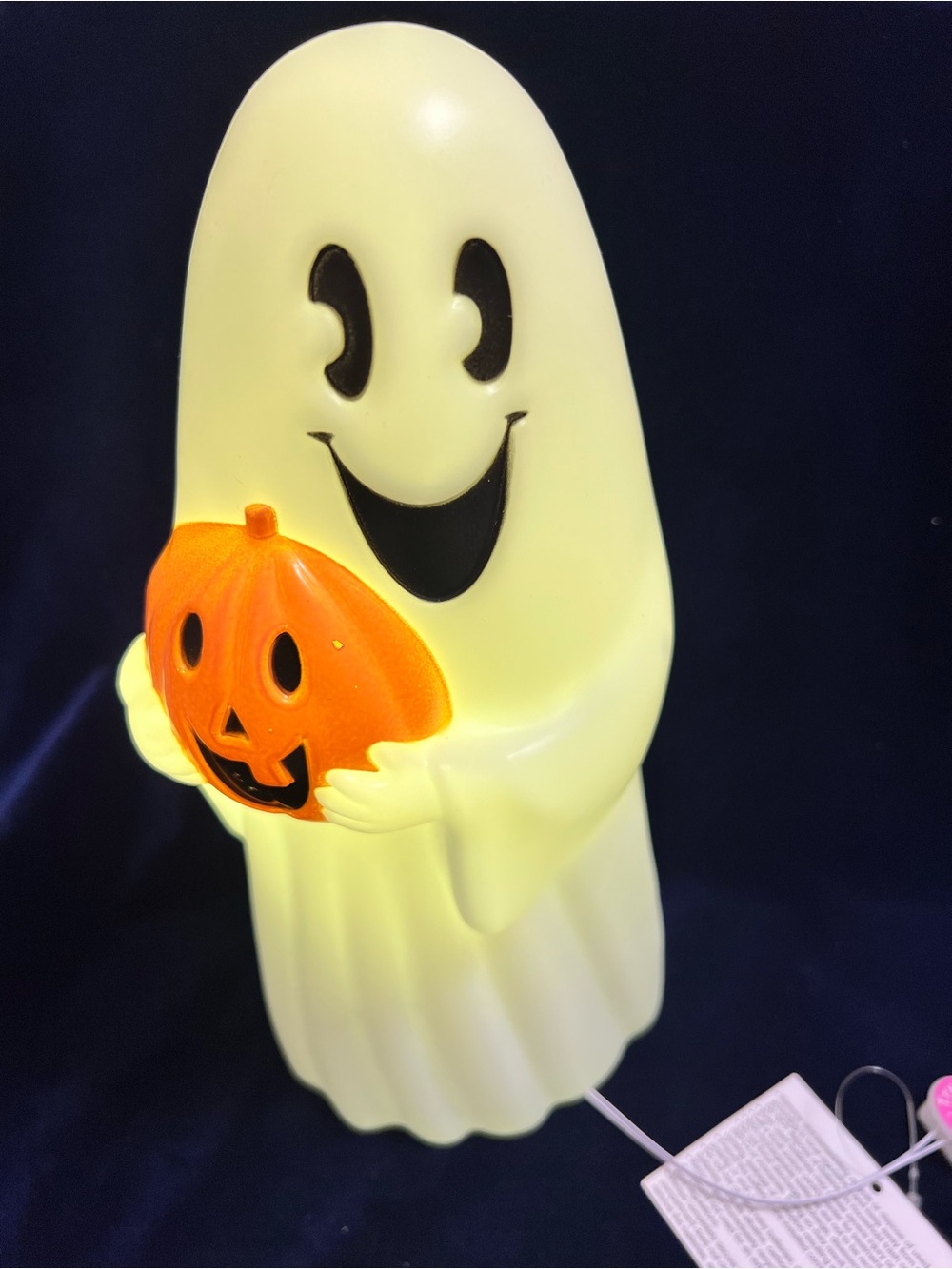 Halloween Ghost Carrying Pumpkin
Figurine Lights up New Tags Blown Plastic New